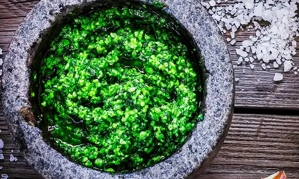 Pesto de Albahaca a la Spirulina
