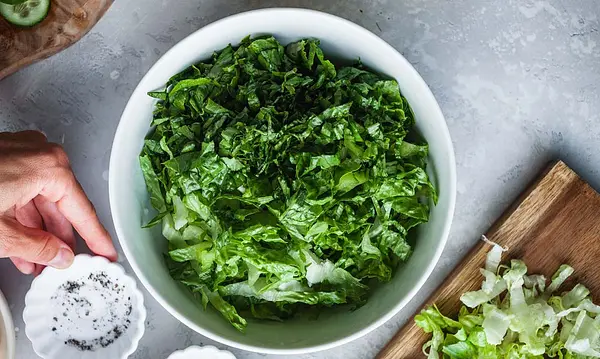 Ensalada Verde y Vinagreta con Spirulina